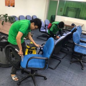 Dịch vụ vệ sinh ghế văn phòng
